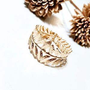 Leaf bangle bracelet  M154